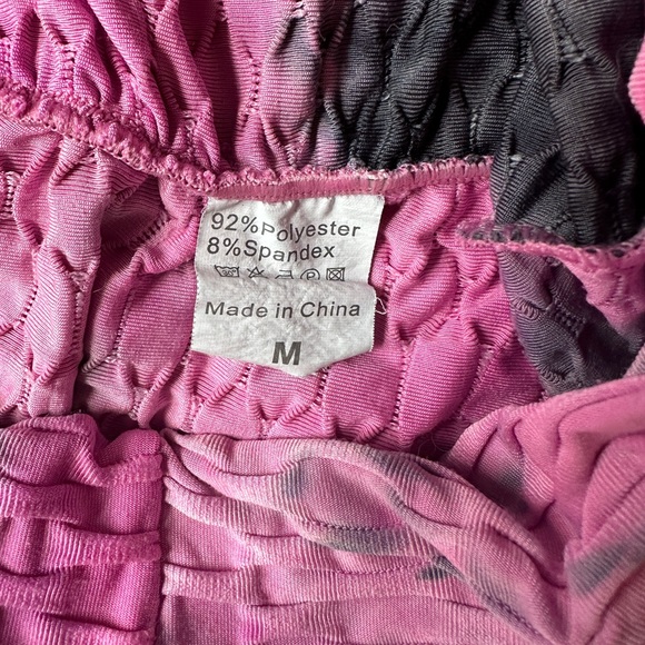 Pink and black ruched leggings. Used in great condition. Size medium. Stretchy. - Picture 5 of 5